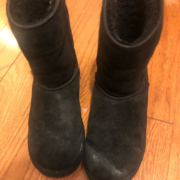 Ugg's - Picture 2 of 2